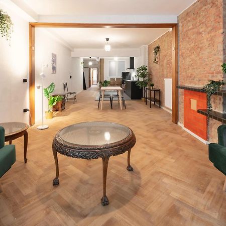 Two-Bedroom Apartments In The Heart Of Antwerpen Exteriör bild