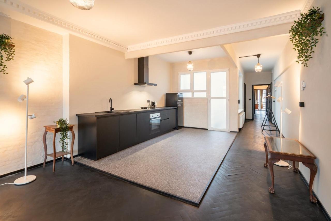 Two-Bedroom Apartments In The Heart Of Antwerpen Exteriör bild