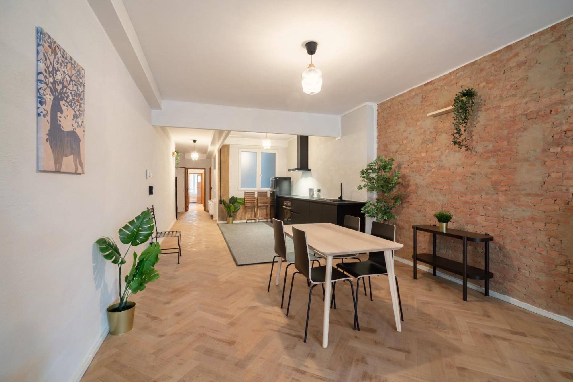 Two-Bedroom Apartments In The Heart Of Antwerpen Exteriör bild
