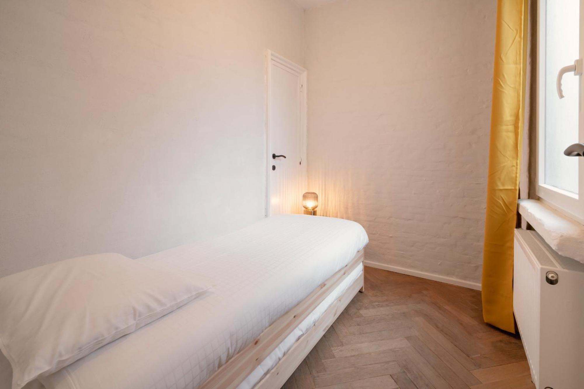 Two-Bedroom Apartments In The Heart Of Antwerpen Exteriör bild