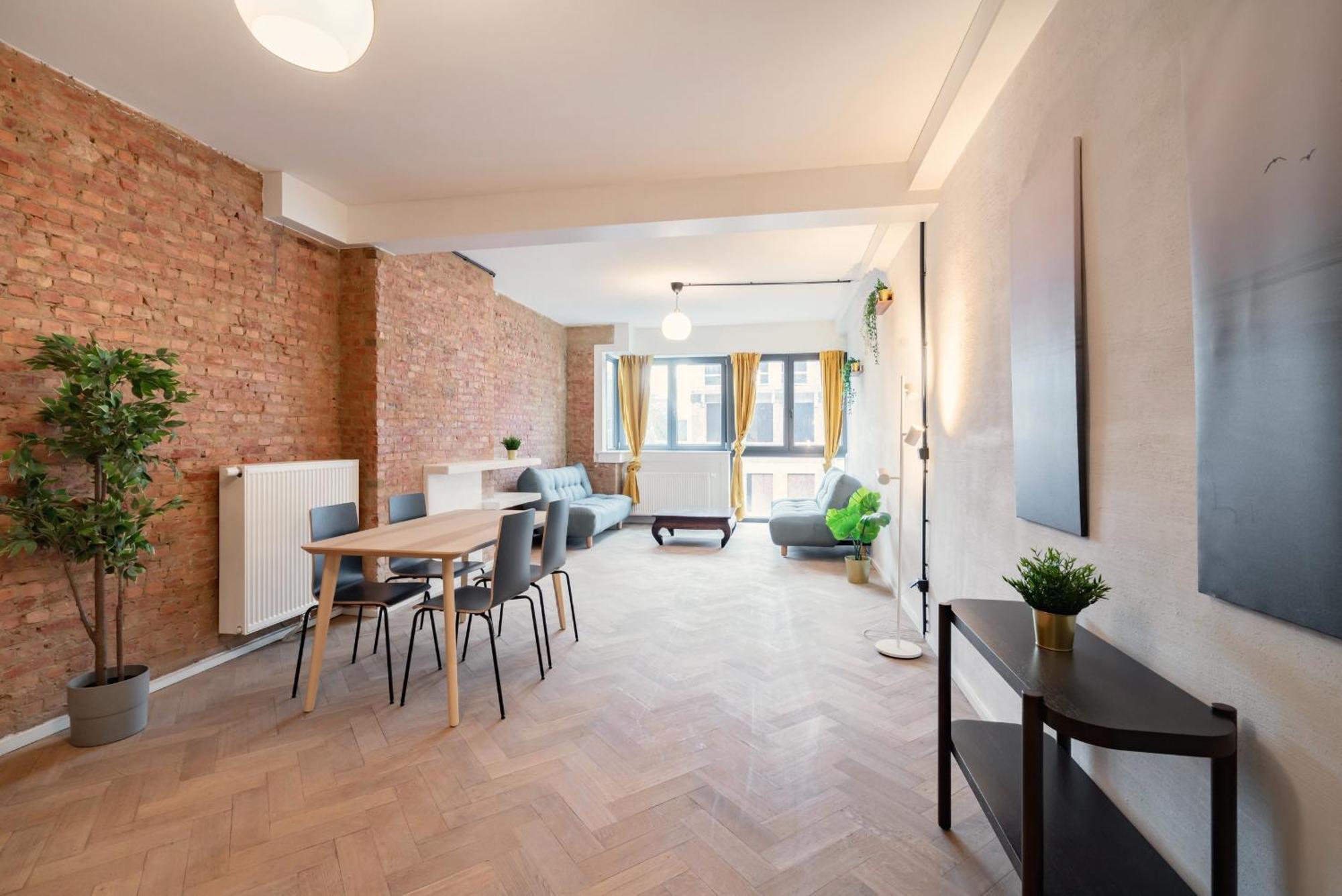 Two-Bedroom Apartments In The Heart Of Antwerpen Exteriör bild