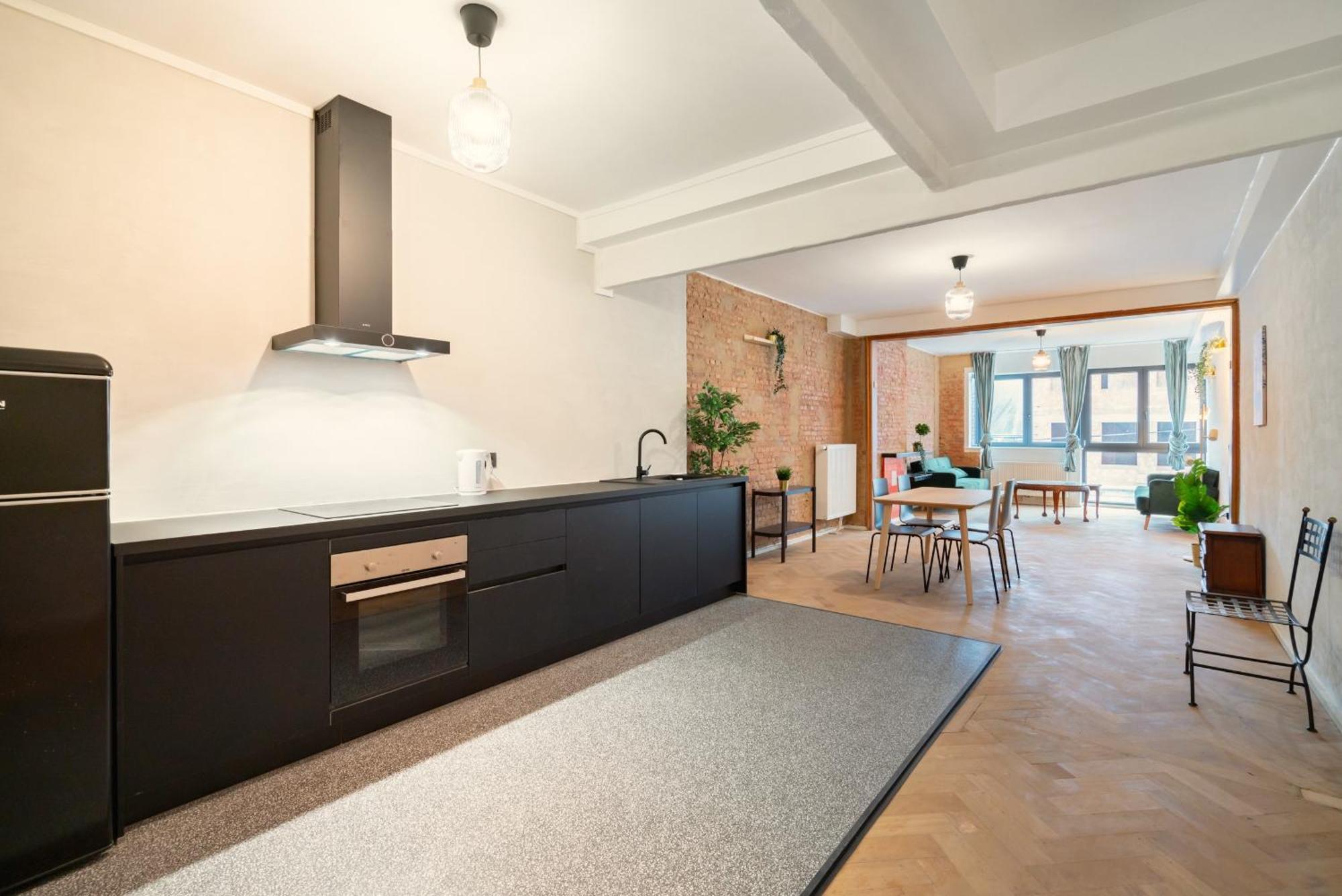 Two-Bedroom Apartments In The Heart Of Antwerpen Exteriör bild
